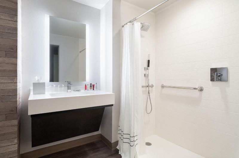 Mystic Marriott Hotel & Spa image