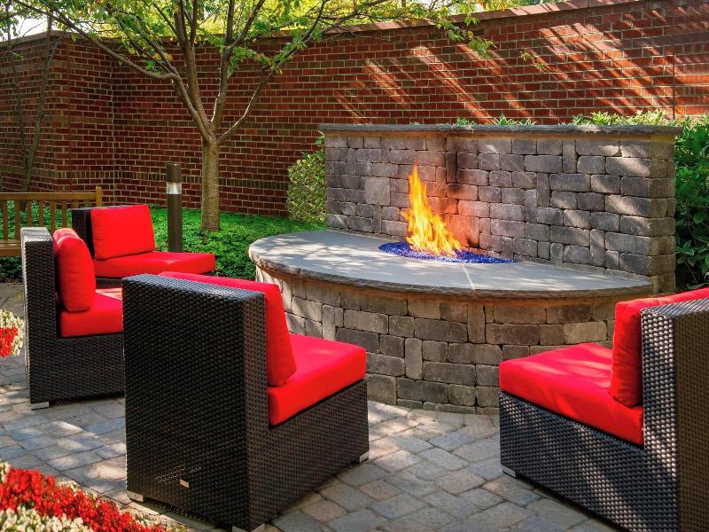 Courtyard Dulles Town Center image