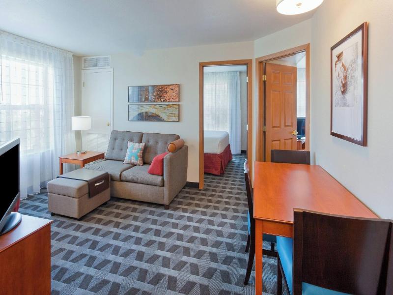 SUITE TWO DOUBLE BEDS