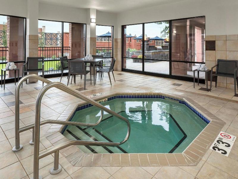 Courtyard Minneapolis St. Paul/Roseville — photo 26