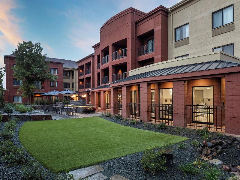 Courtyard Minneapolis St. Paul/Roseville — photo 101
