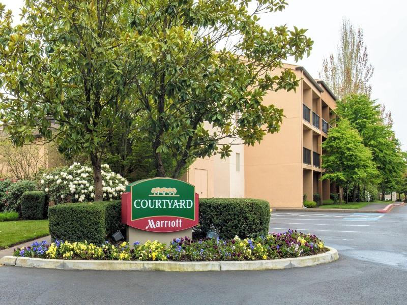 Courtyard Portland Hillsboro image