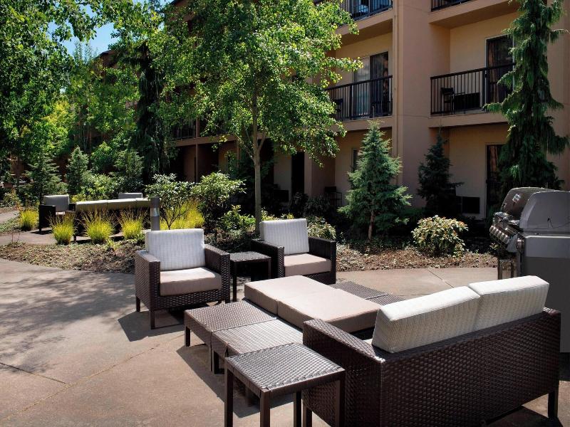 Courtyard Portland Hillsboro image