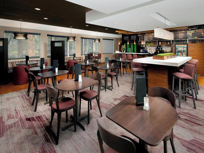Courtyard Portland Hillsboro image
