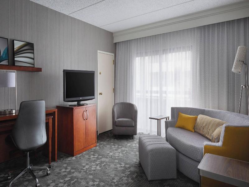 Courtyard Philadelphia Willow Grove image