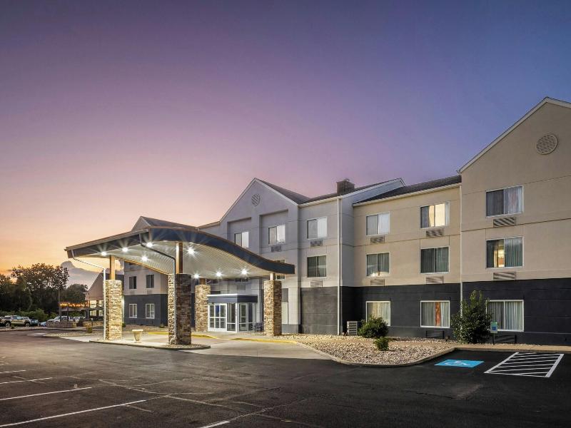 Fairfield Inn & Suites Butler image
