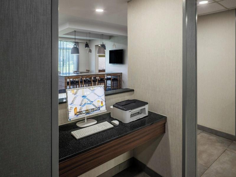 Fairfield Inn & Suites Butler image