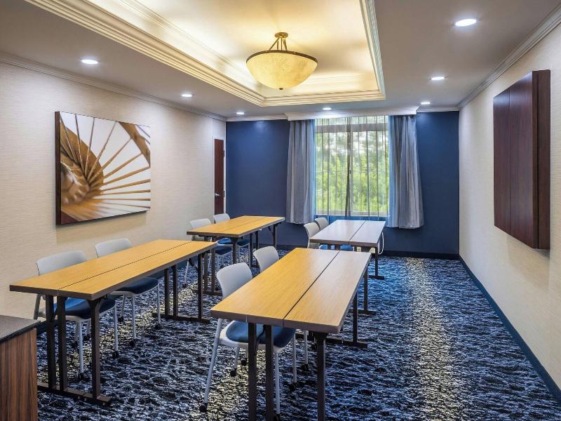 Fairfield Inn & Suites Butler image