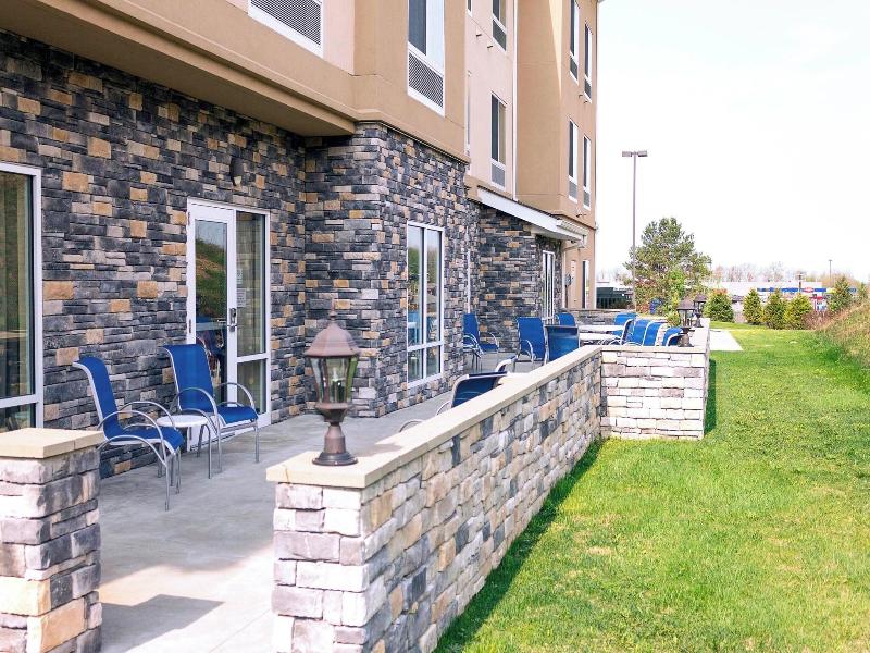 Fairfield Inn & Suites Slippery Rock image