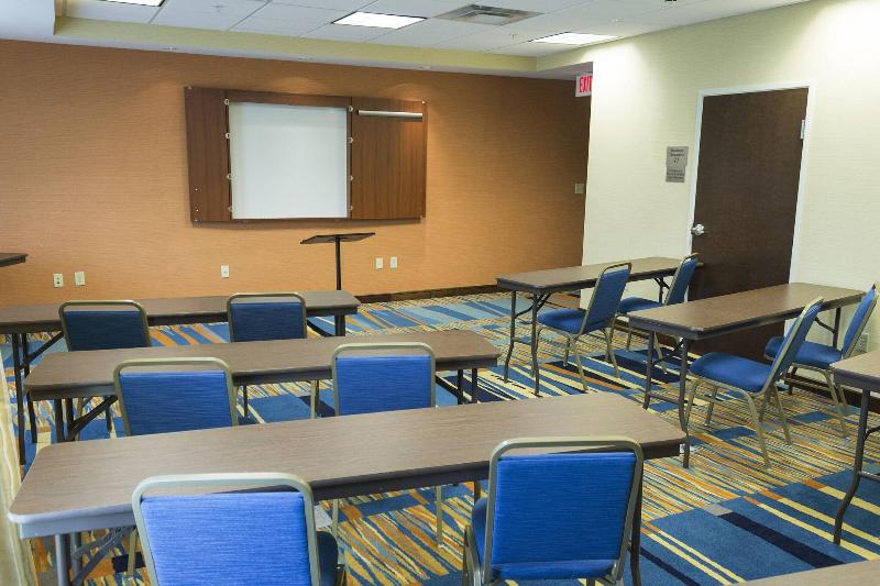 Fairfield Inn & Suites Slippery Rock image
