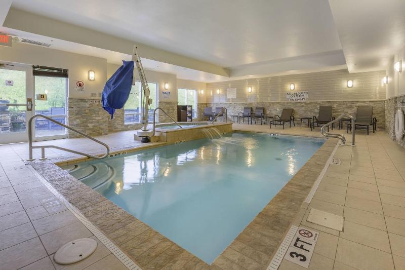 Fairfield Inn & Suites Slippery Rock image