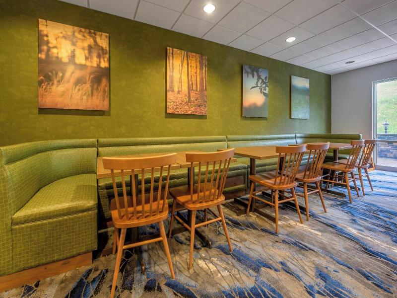 Fairfield Inn & Suites Slippery Rock image