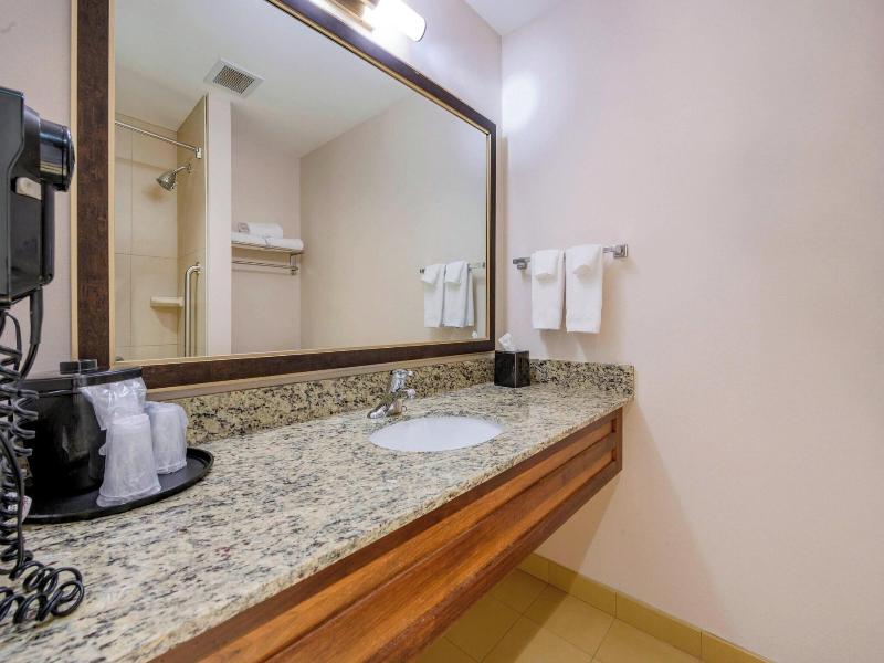 Fairfield Inn & Suites Slippery Rock image