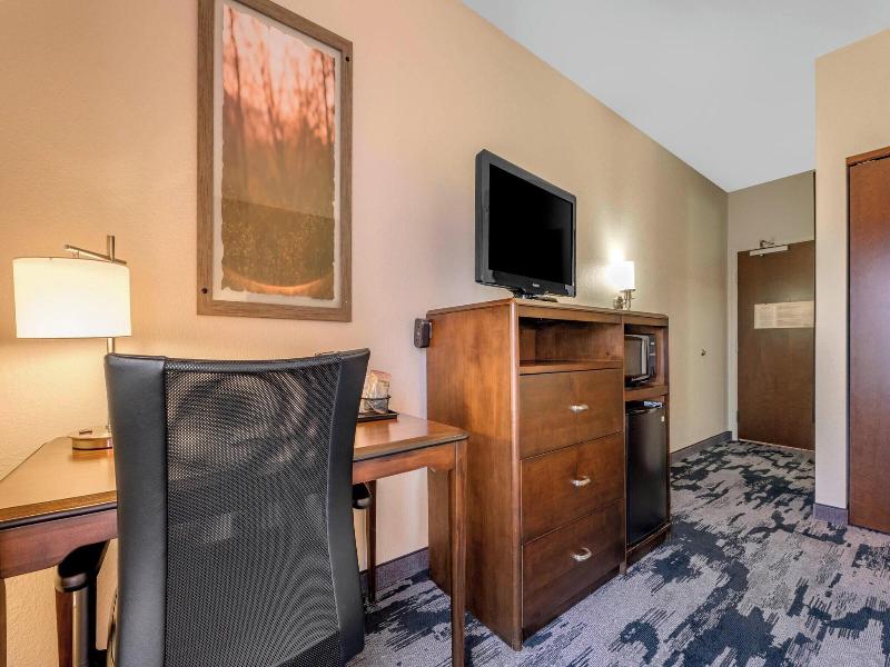 Fairfield Inn & Suites Slippery Rock image