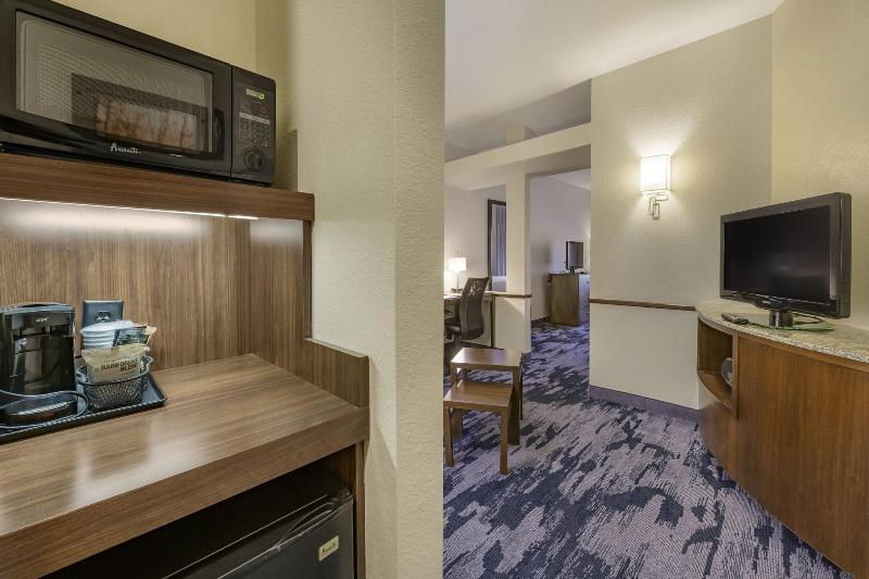 Fairfield Inn & Suites Slippery Rock image