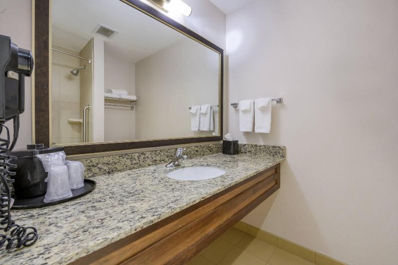 Fairfield Inn & Suites Slippery Rock image
