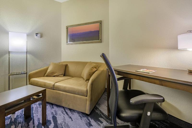 Fairfield Inn & Suites Slippery Rock image