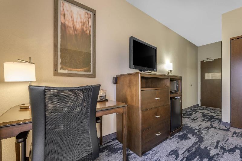 Fairfield Inn & Suites Slippery Rock image
