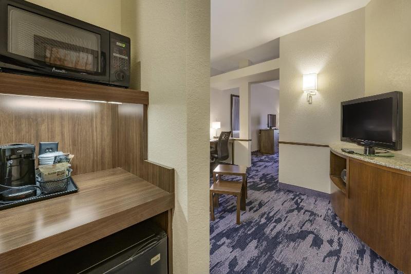 Fairfield Inn & Suites Slippery Rock image