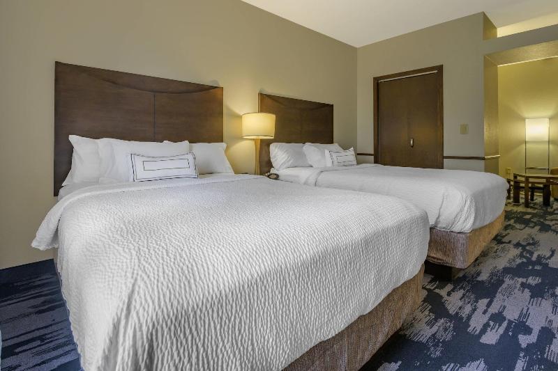 Fairfield Inn & Suites Slippery Rock image