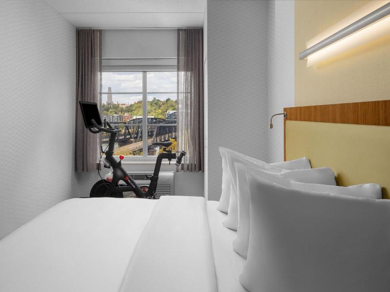Springhill Suites Pittsburgh Southside Works image