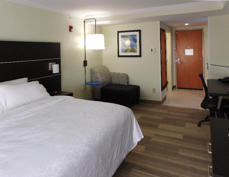 Holiday Inn Express Coventry S - West Warwick Area photo 22