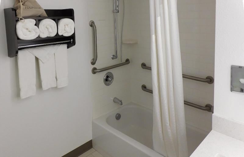 Holiday Inn Express Coventry S - West Warwick Area photo 20