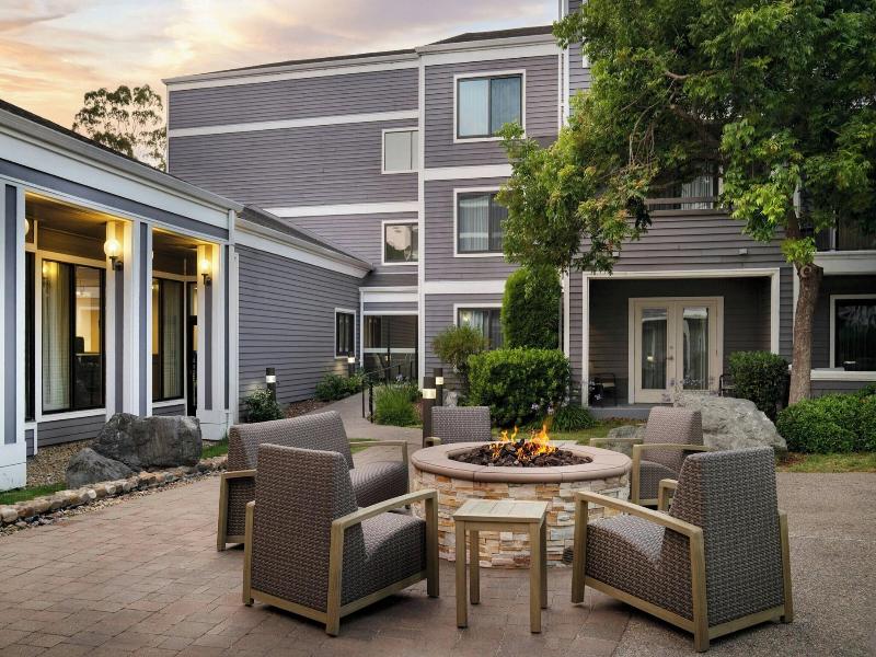 Courtyard San Francisco Larkspur Landing/Marin Cou image