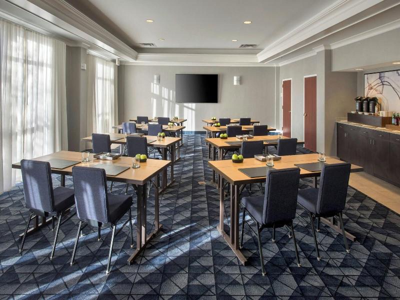 Courtyard Basking Ridge image