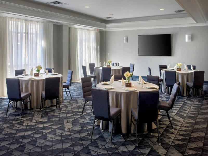 Courtyard Basking Ridge image