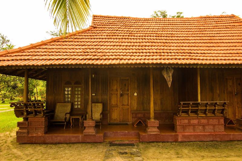 Kondai Lip Backwater Heritage Resort Kerala