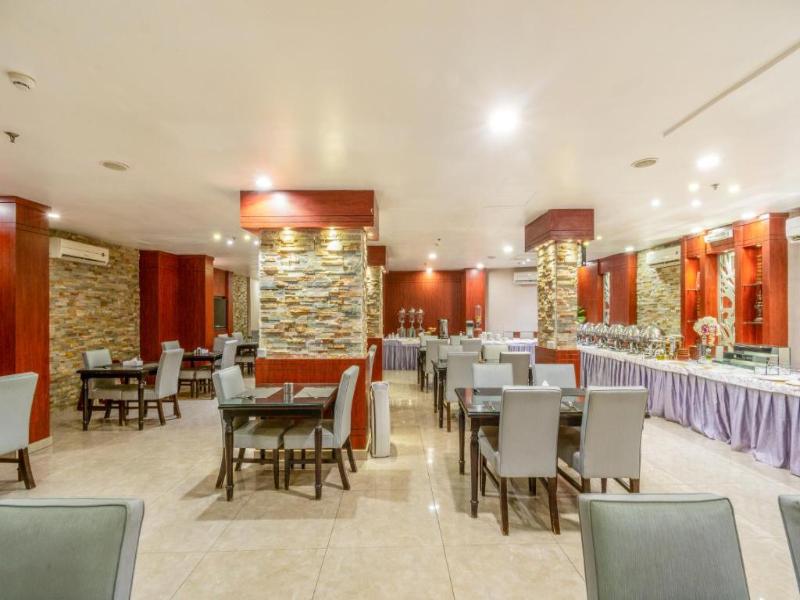 Haven Plaza image