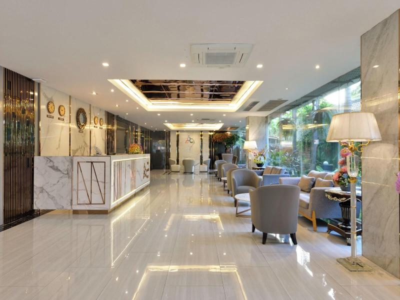 Three Seasons Place Hotel Bangkok image