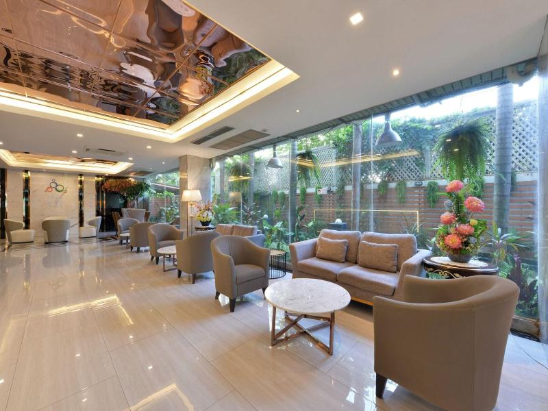 Three Seasons Place Hotel Bangkok image