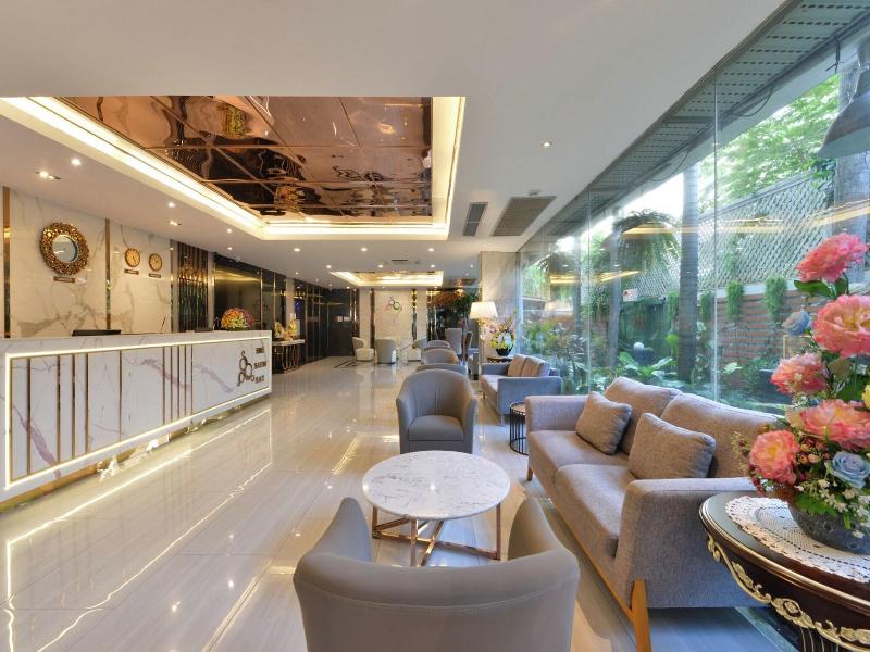 Three Seasons Place Hotel Bangkok image