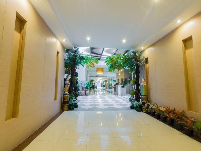 Three Seasons Place Hotel Bangkok image