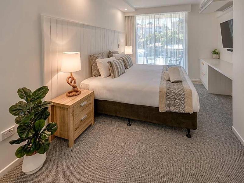 Hotel Laguna image