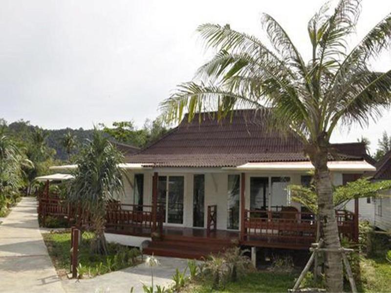Nakara Longbeach Resort
