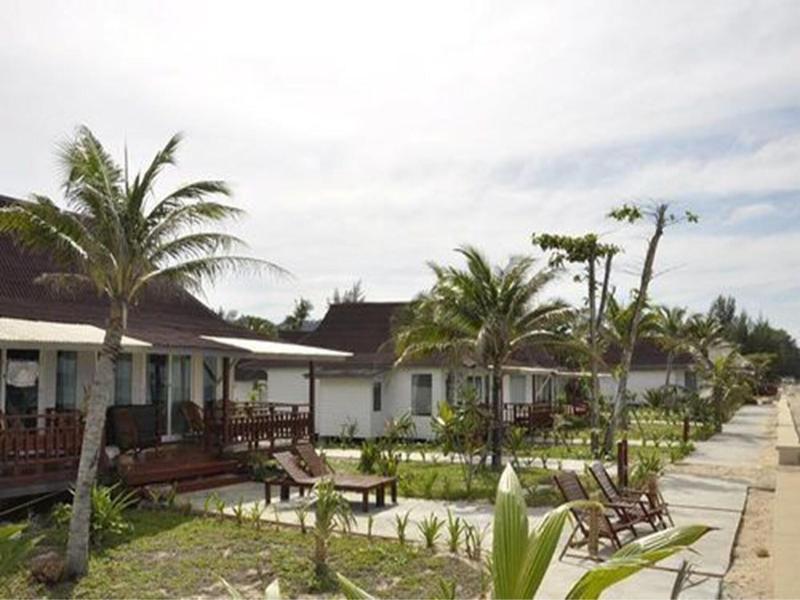 Nakara Longbeach Resort