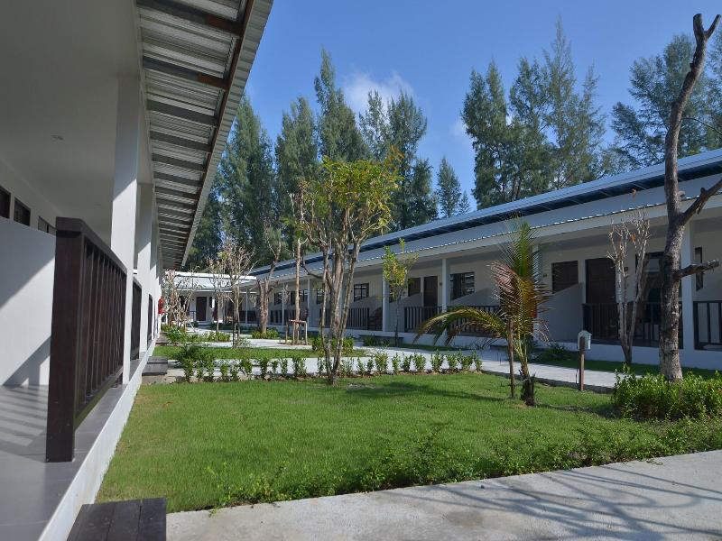 Nakara Longbeach Resort