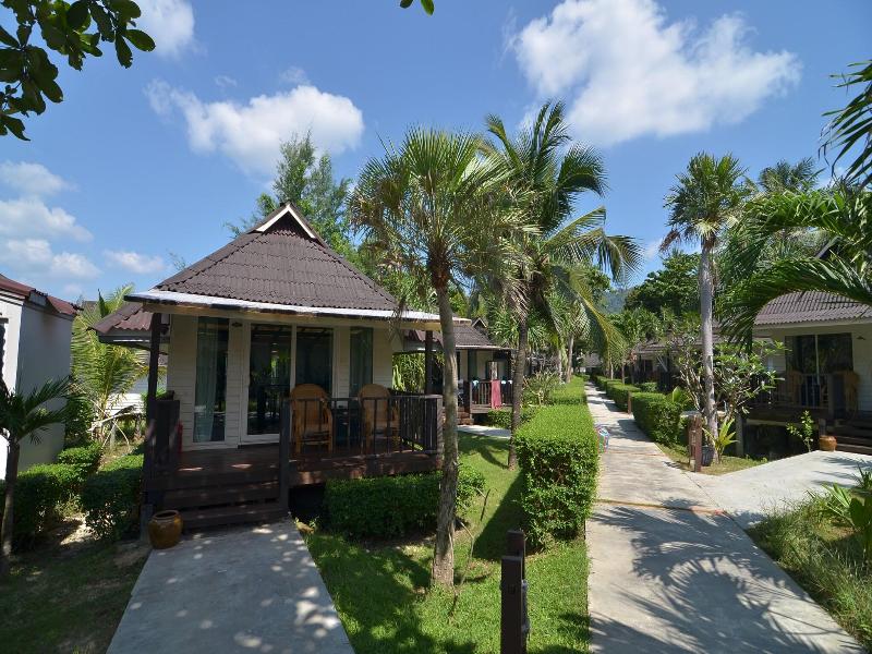 Nakara Longbeach Resort