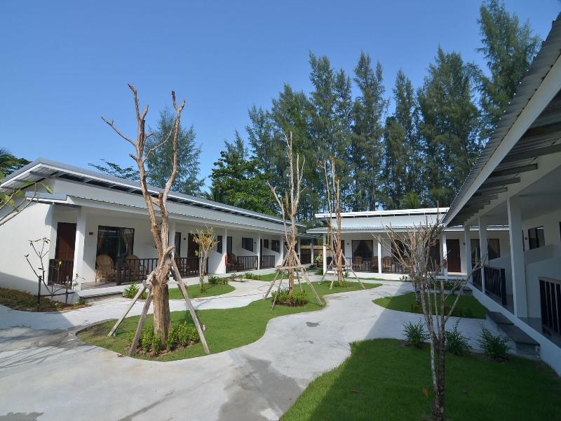 Nakara Longbeach Resort
