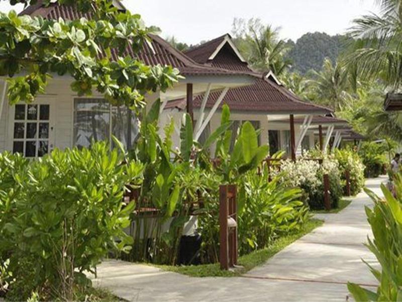 Nakara Longbeach Resort