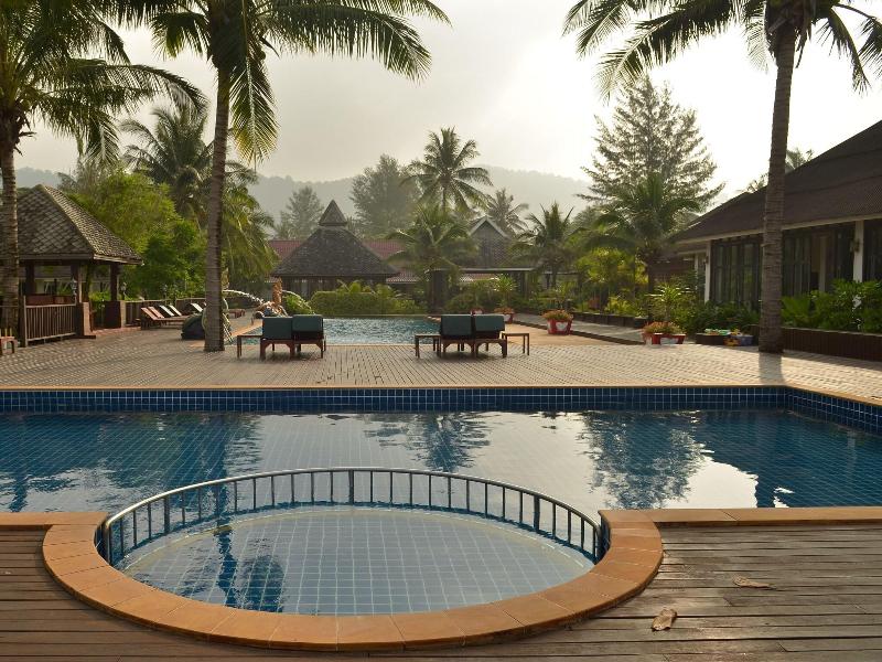 Nakara Longbeach Resort