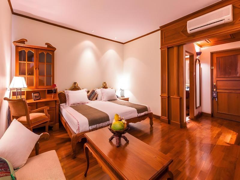 Hotel By The Red Canal image