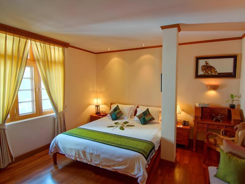 Hotel By The Red Canal image