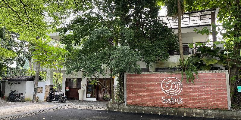R Residence Jakarta by ZUZU