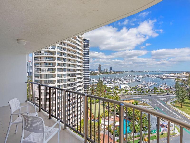De Ville Apartments image