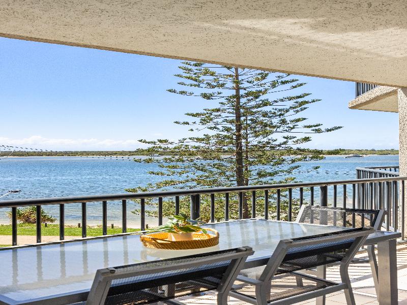Bayview Beach Holiday Apartments image