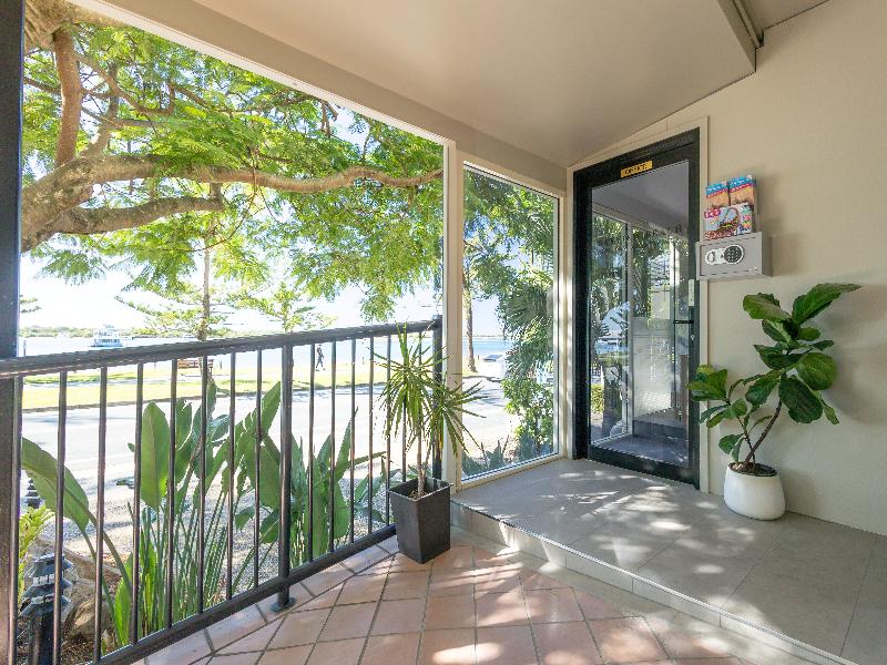 Bayview Beach Holiday Apartments image